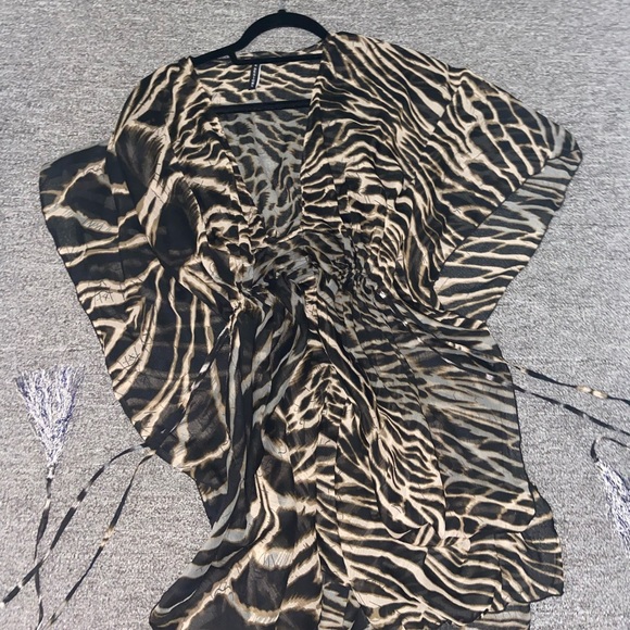 Sheer animal print pool coverup - Picture 2 of 4